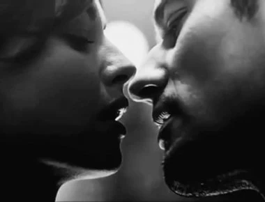 Έκανε έρωτα μέχρι που άκουσε ένα... κρακ- Τότε διαπίστωσε οτι έσπασε το... γεννητικό του όργανο (φωτο)